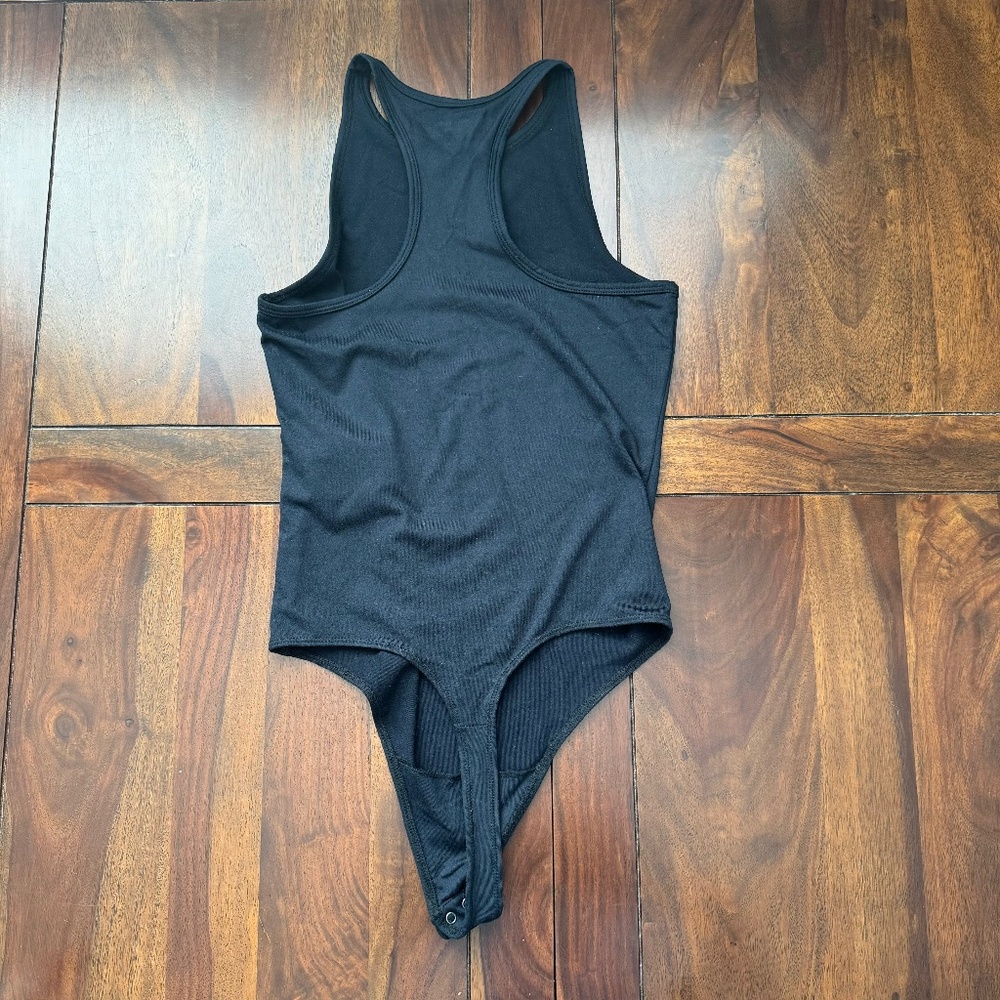 Abercrombie and Fitch Tank Bundle XS/S - Picture 9 of 11